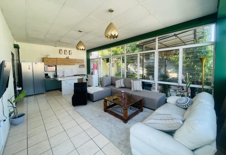 b88012a9-cc49-40ed-951c-73b9d76cf61b