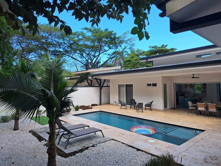 ff9ee904-5733-4c05-846c-d633eb277730