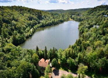 2-Vue-aerienne-lac