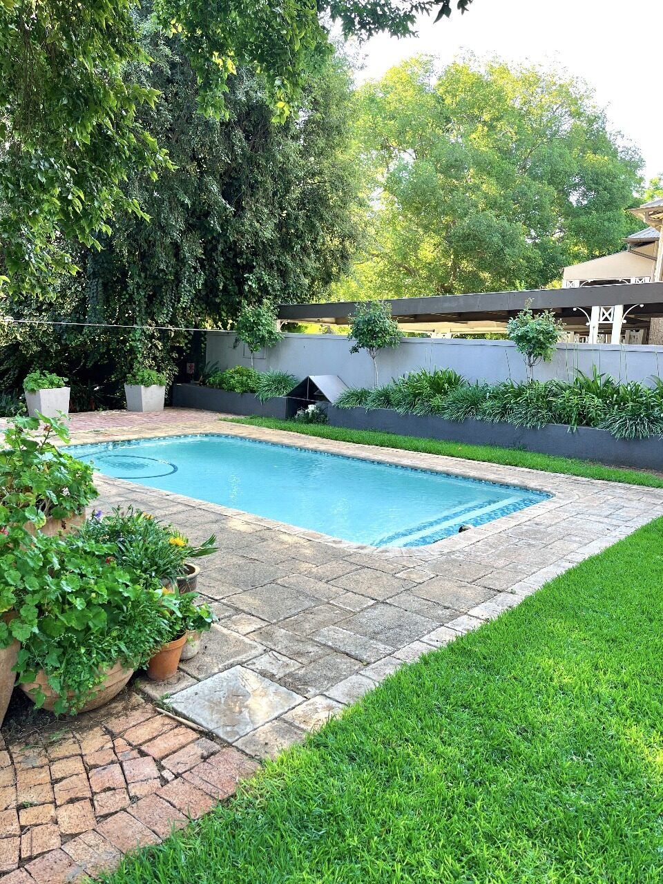 6b7ed16b847a4f4bb5023064bf17cf43-1